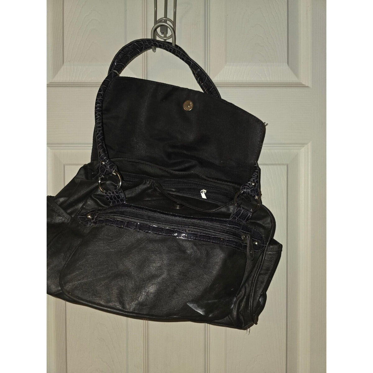 Black shoulder handbag