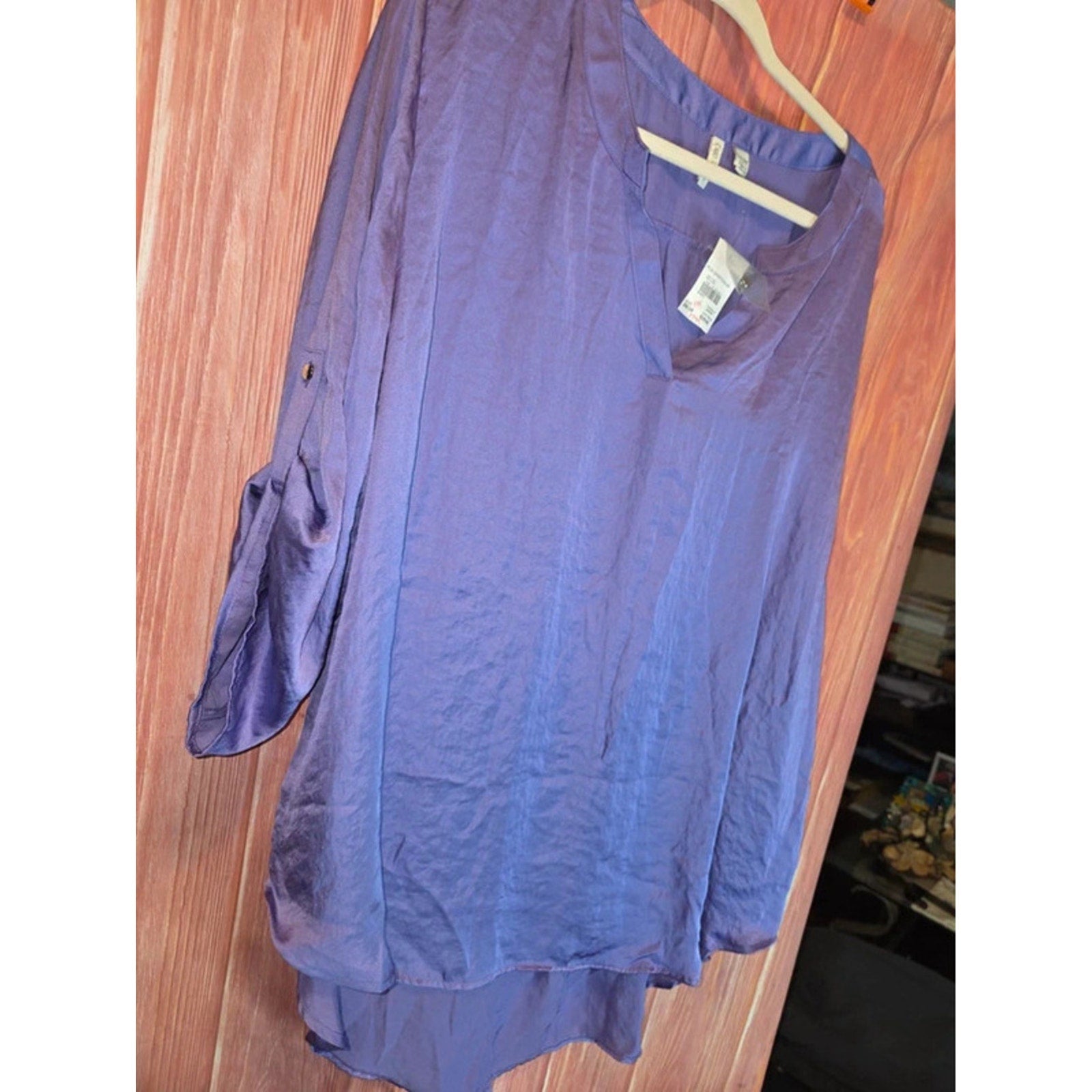 NWT Cato Lavender Purple Satin Split Neck Roll Tab Sleeve Hi-Low Blouse 26/28W