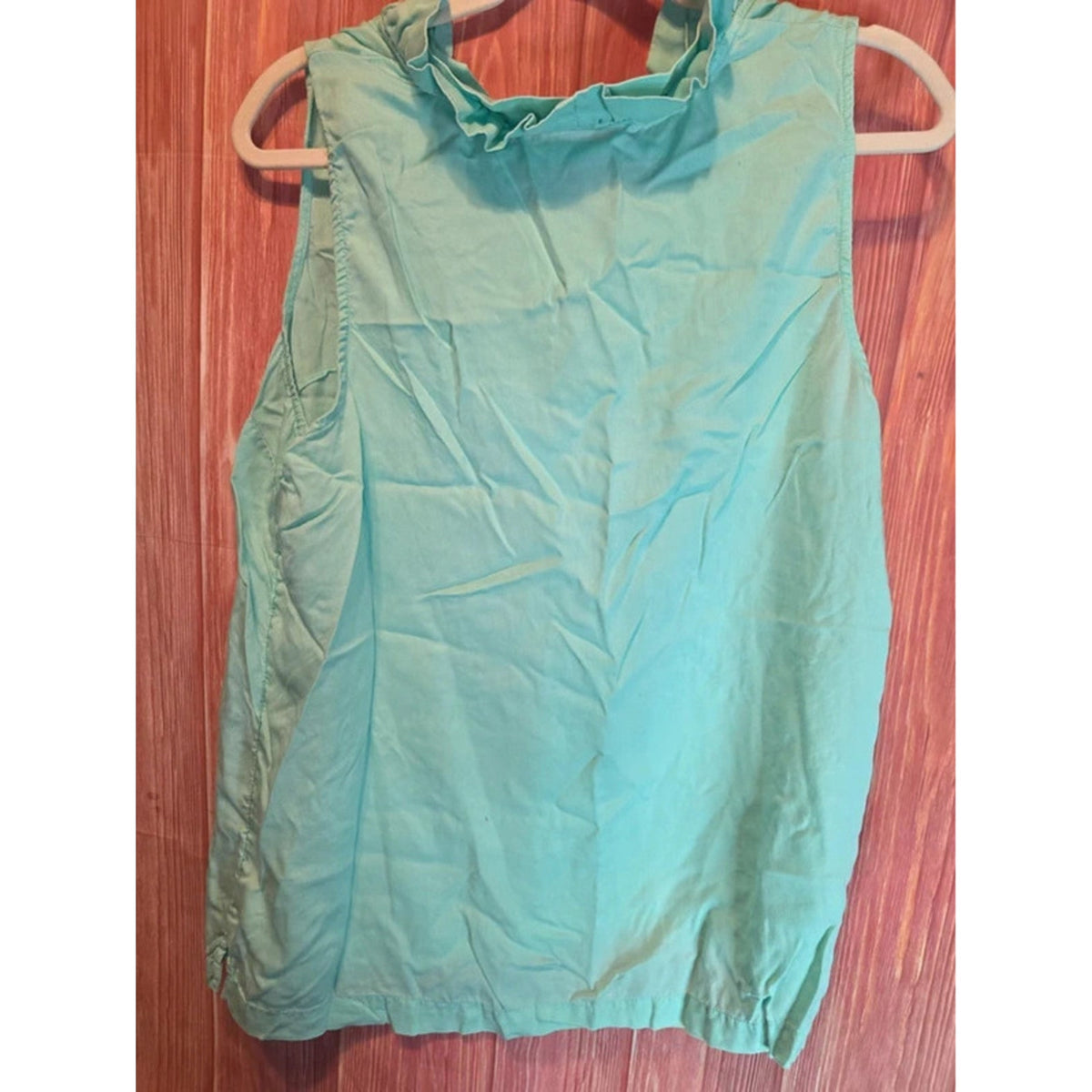 Crown & Ivy Mint Green Sleeveless Ruffle Collar Split V-Neck Tank Top XXL