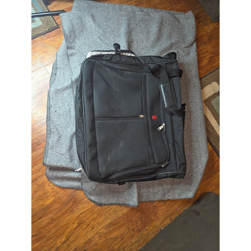 SwissGear by Wenger Black Tri-Fold Garment Bag Suit Dress Carrier Travel Luggage