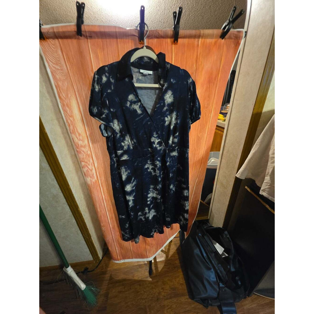dressbarn woman Short Sleeve Blue Tie Dye Wrap Dress with Collar Size 18W