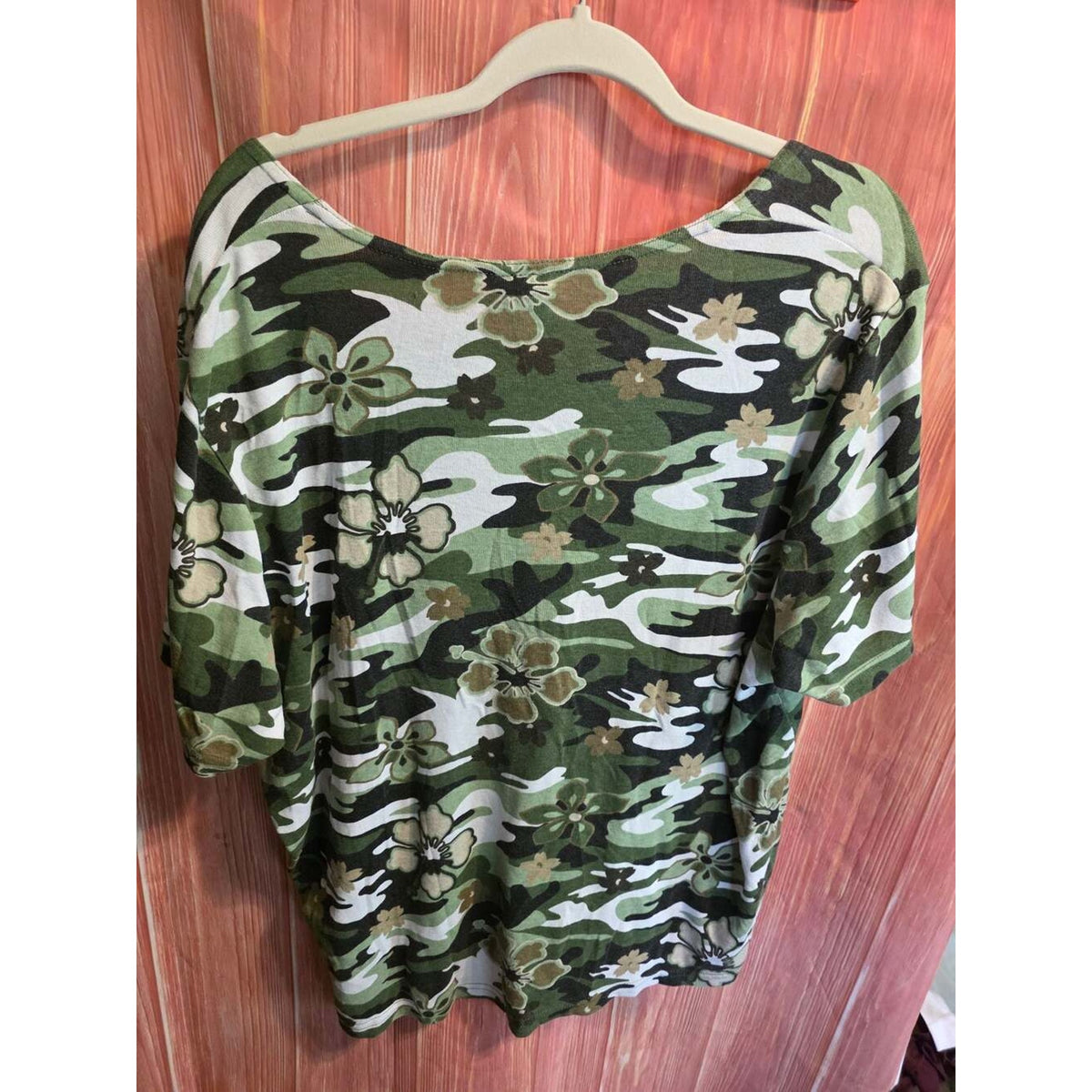 Fiorini International Plus Size Green Camouflage Floral Scoop Neck Short Sleeve