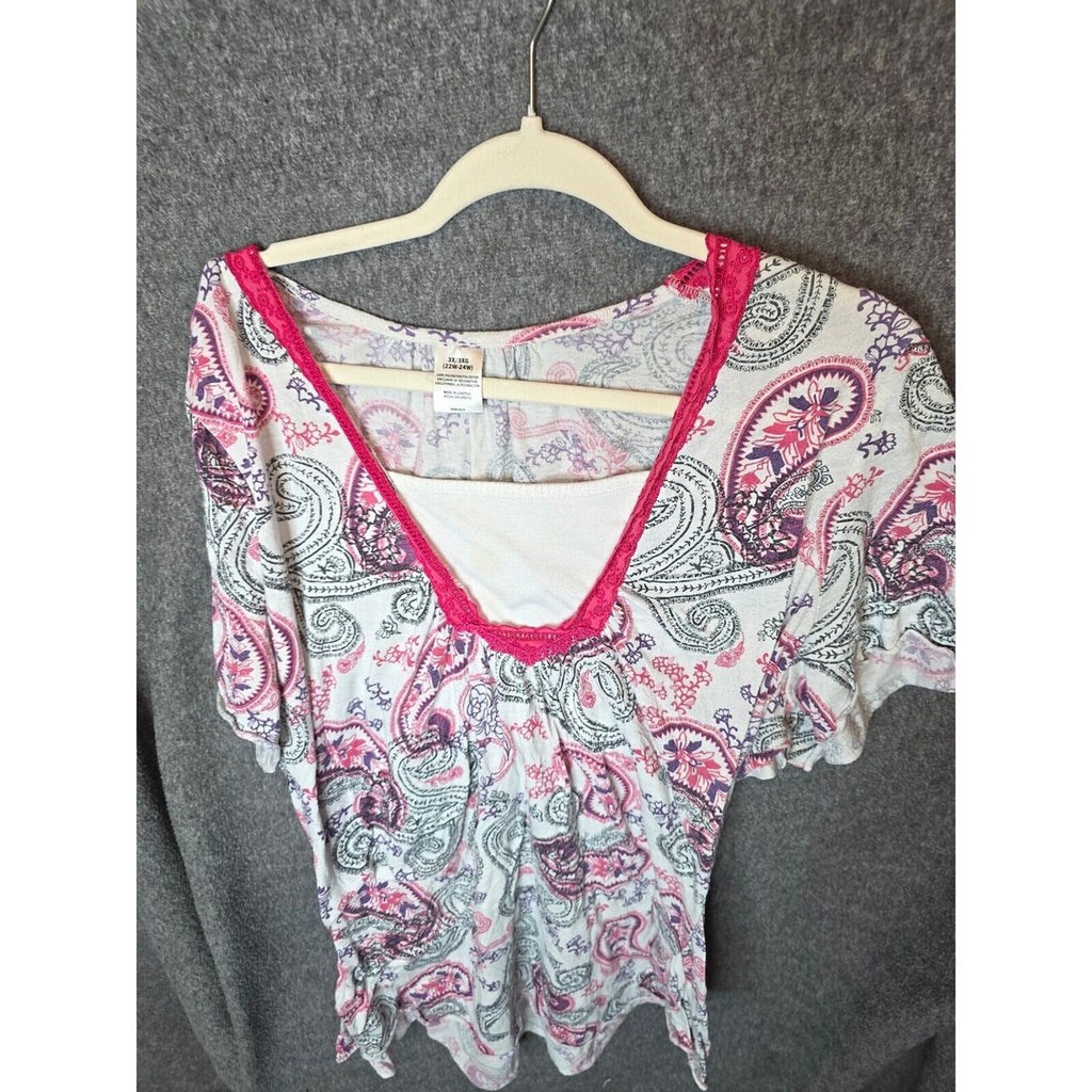 No Boundaries Women's Plus Size Paisley Print V-Neck Top 3X/3XG