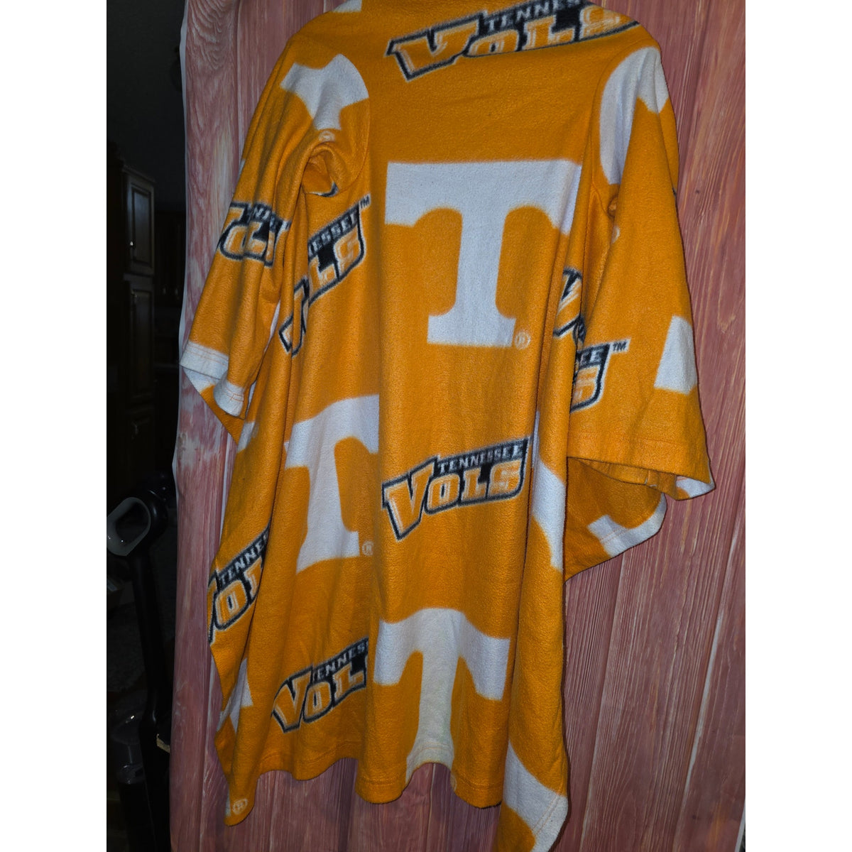 Tennessee Volunteers NCAA Fleece Wrap Shawl Cape Blanket Orange White One Size