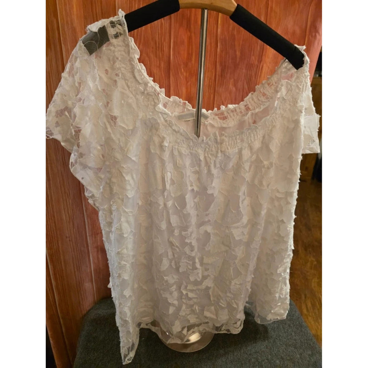 Cato Women’s 22/24W White Floral Mesh Overlay Top with 3D Textured Petals