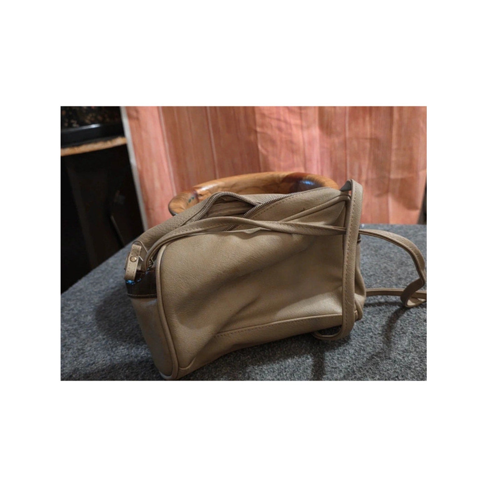 VR Classics Vintage Taupe Tan Pebble Faux Leather Small Crossbody Handbag Bag