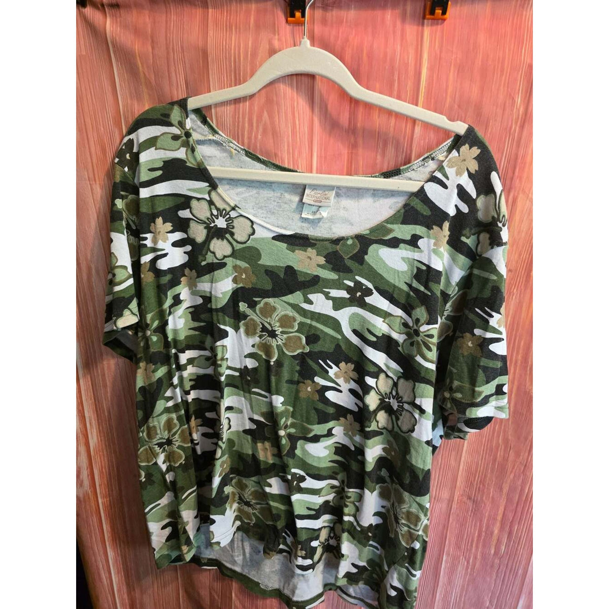Fiorini International Plus Size Green Camouflage Floral Scoop Neck Short Sleeve