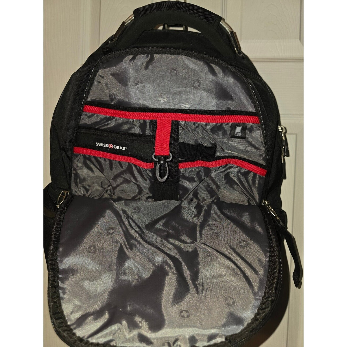 SwissGear black backpack