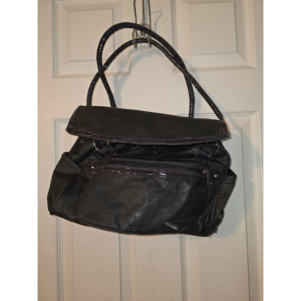 Black shoulder handbag