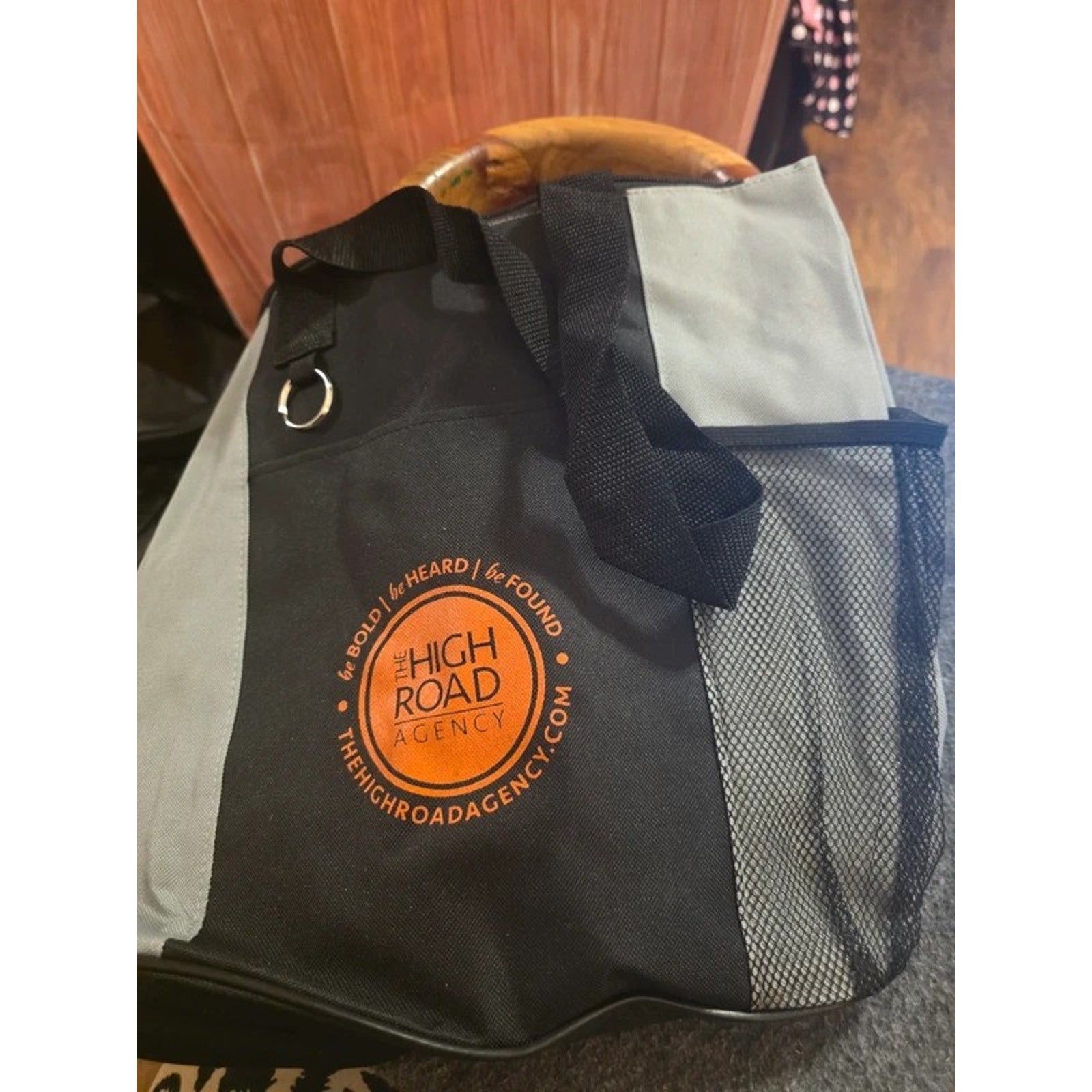 The High Road Agency Black Gray Canvas Zip Tote Bag Mesh Bottle Beach Shopper