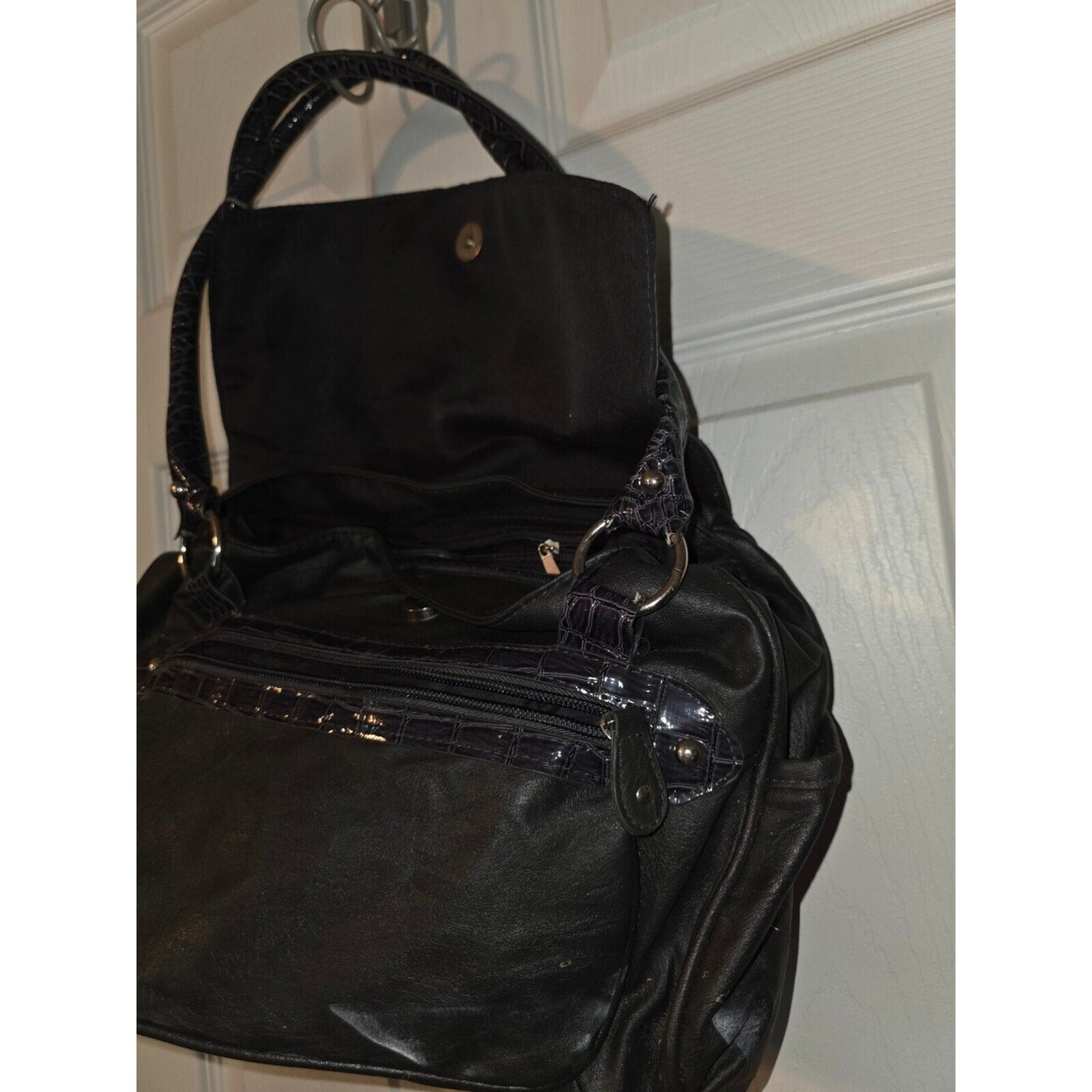 Black shoulder handbag