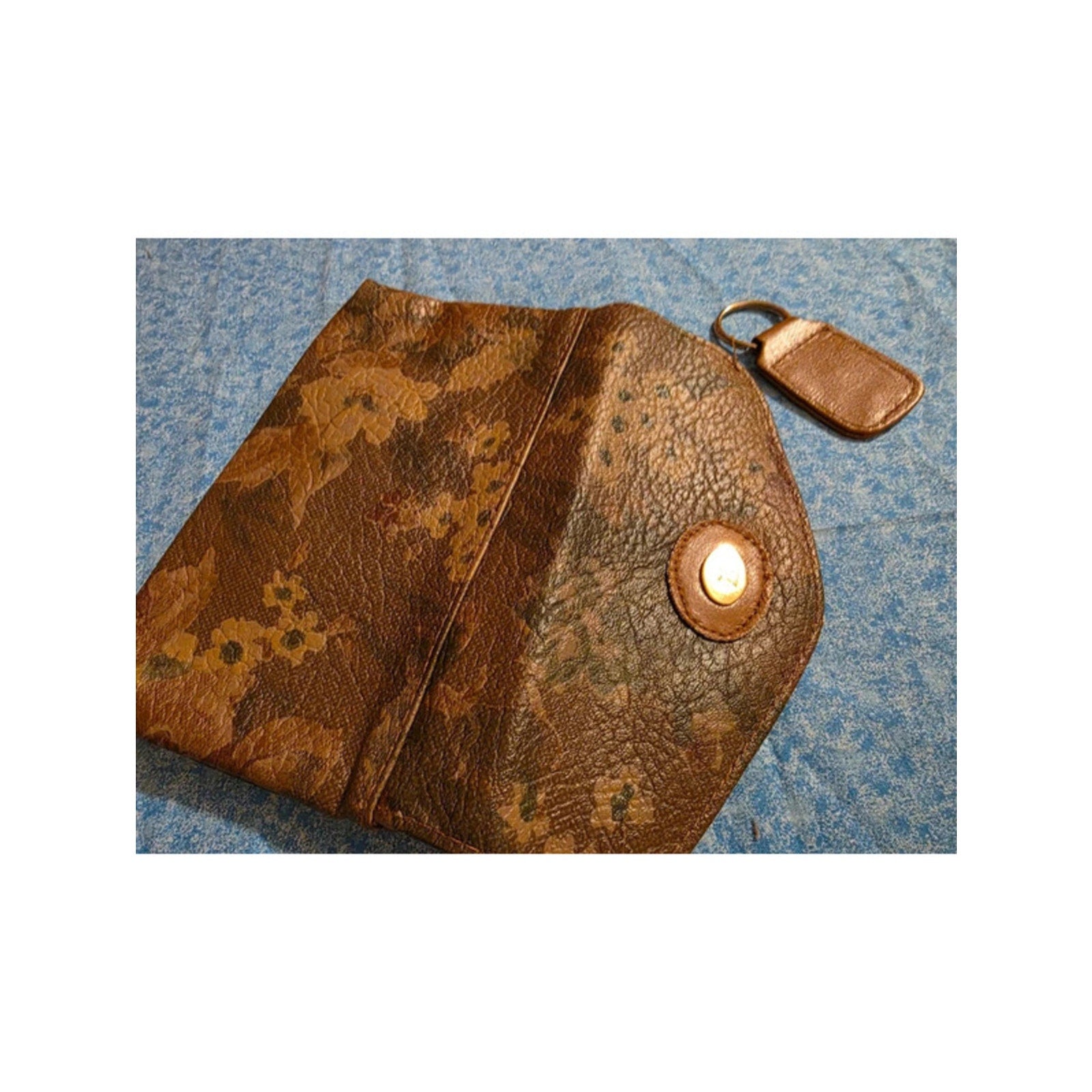Vintage Floral Embossed Faux Leather Clutch Wallet Matching Keychain Set
