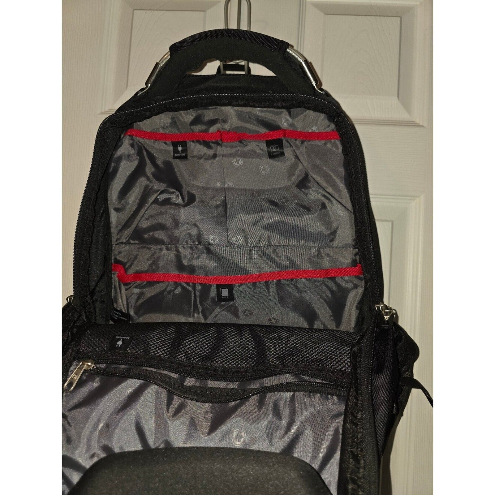 SwissGear black backpack