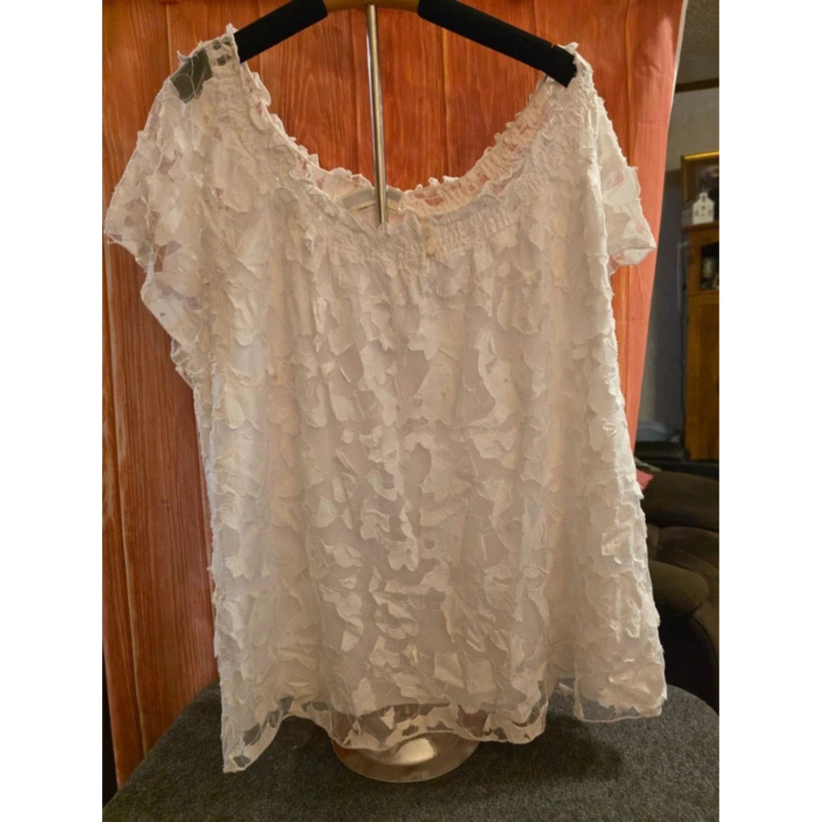 Cato Women’s 22/24W White Floral Mesh Overlay Top with 3D Textured Petals