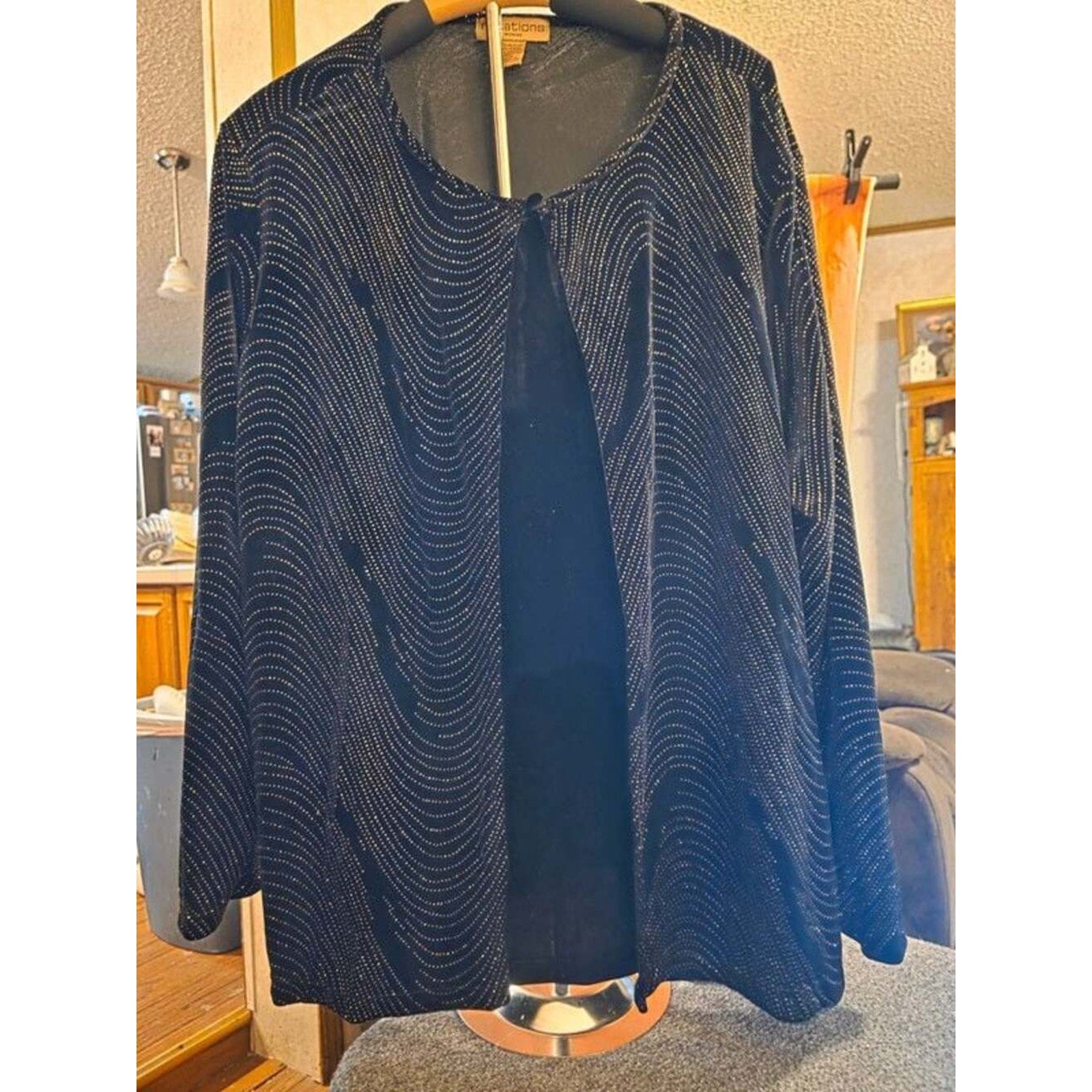 Notations Woman Plus Size 3X Black Velvet Twin Set with Gold Glitter Waves